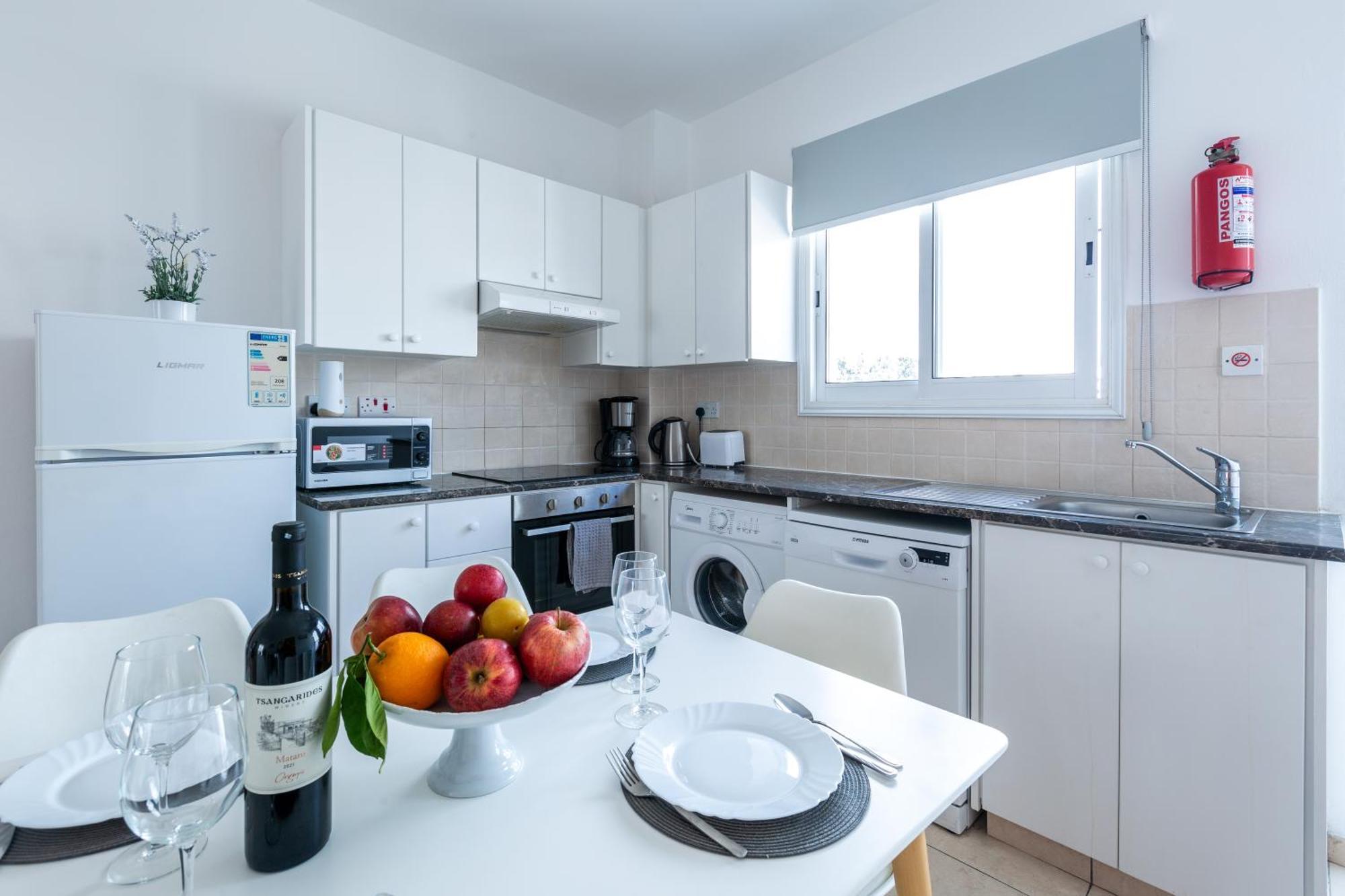 Beautiful 2 Bed Apartment In Paphos Cyprus المظهر الخارجي الصورة