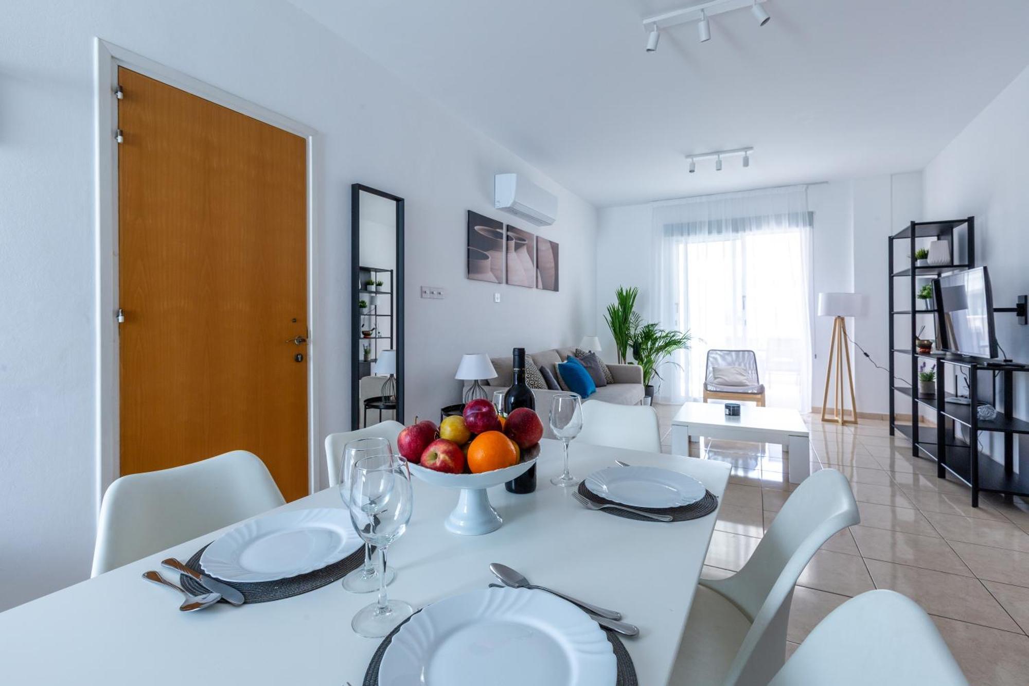 Beautiful 2 Bed Apartment In Paphos Cyprus المظهر الخارجي الصورة
