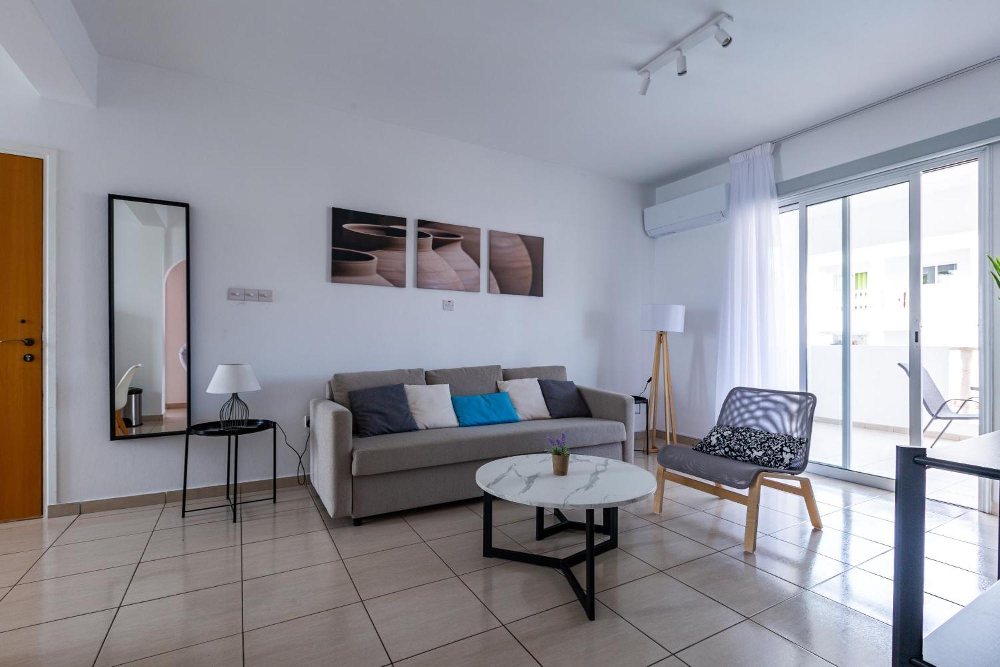 Beautiful 2 Bed Apartment In Paphos Cyprus المظهر الخارجي الصورة