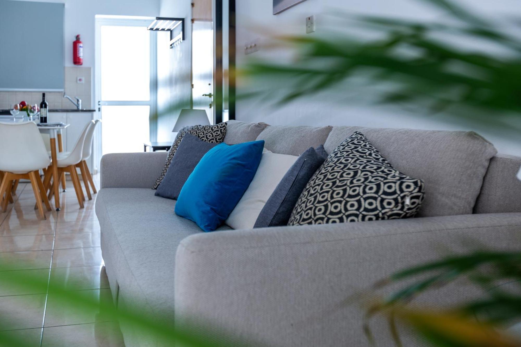 Beautiful 2 Bed Apartment In Paphos Cyprus المظهر الخارجي الصورة