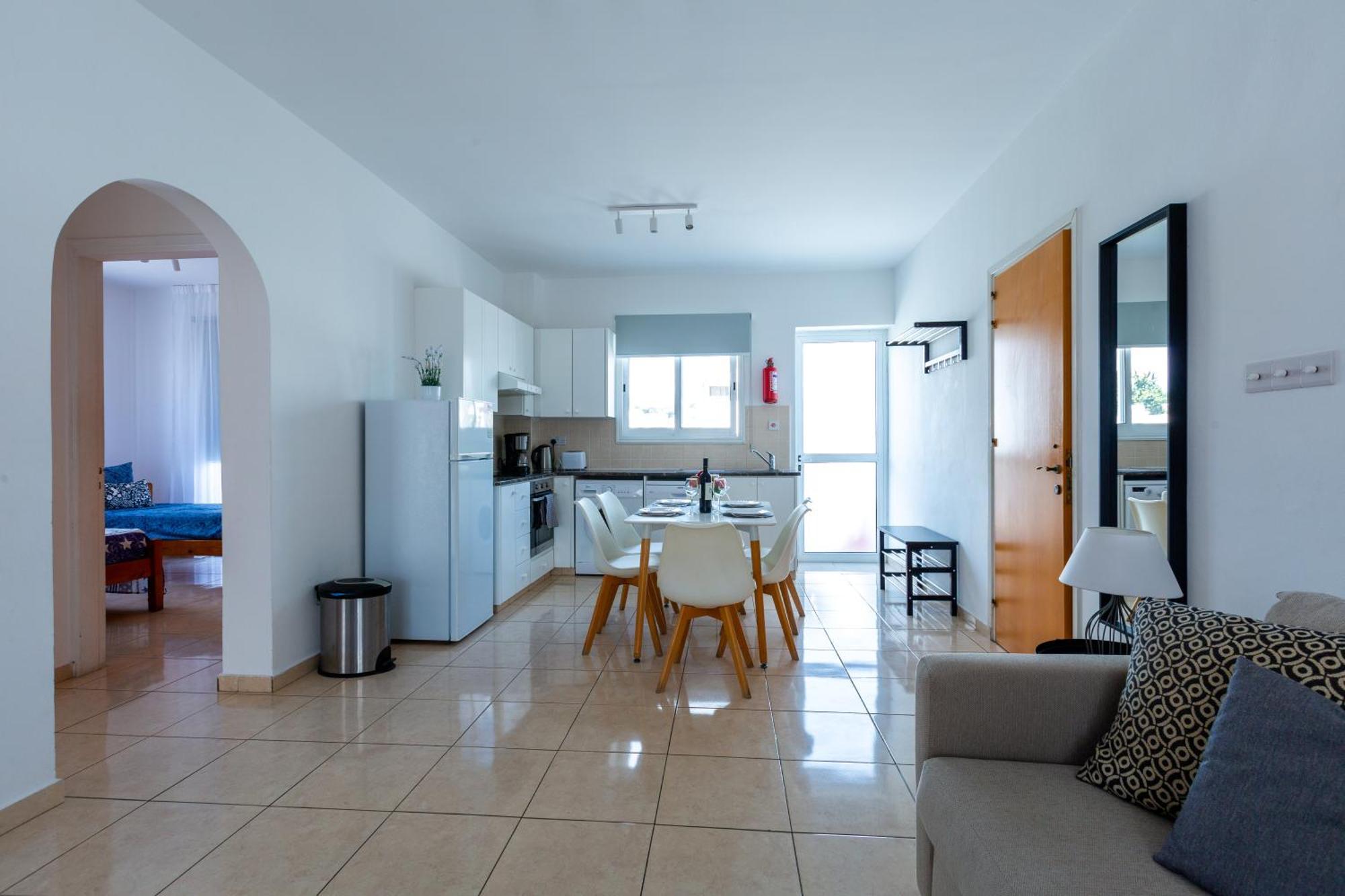 Beautiful 2 Bed Apartment In Paphos Cyprus المظهر الخارجي الصورة