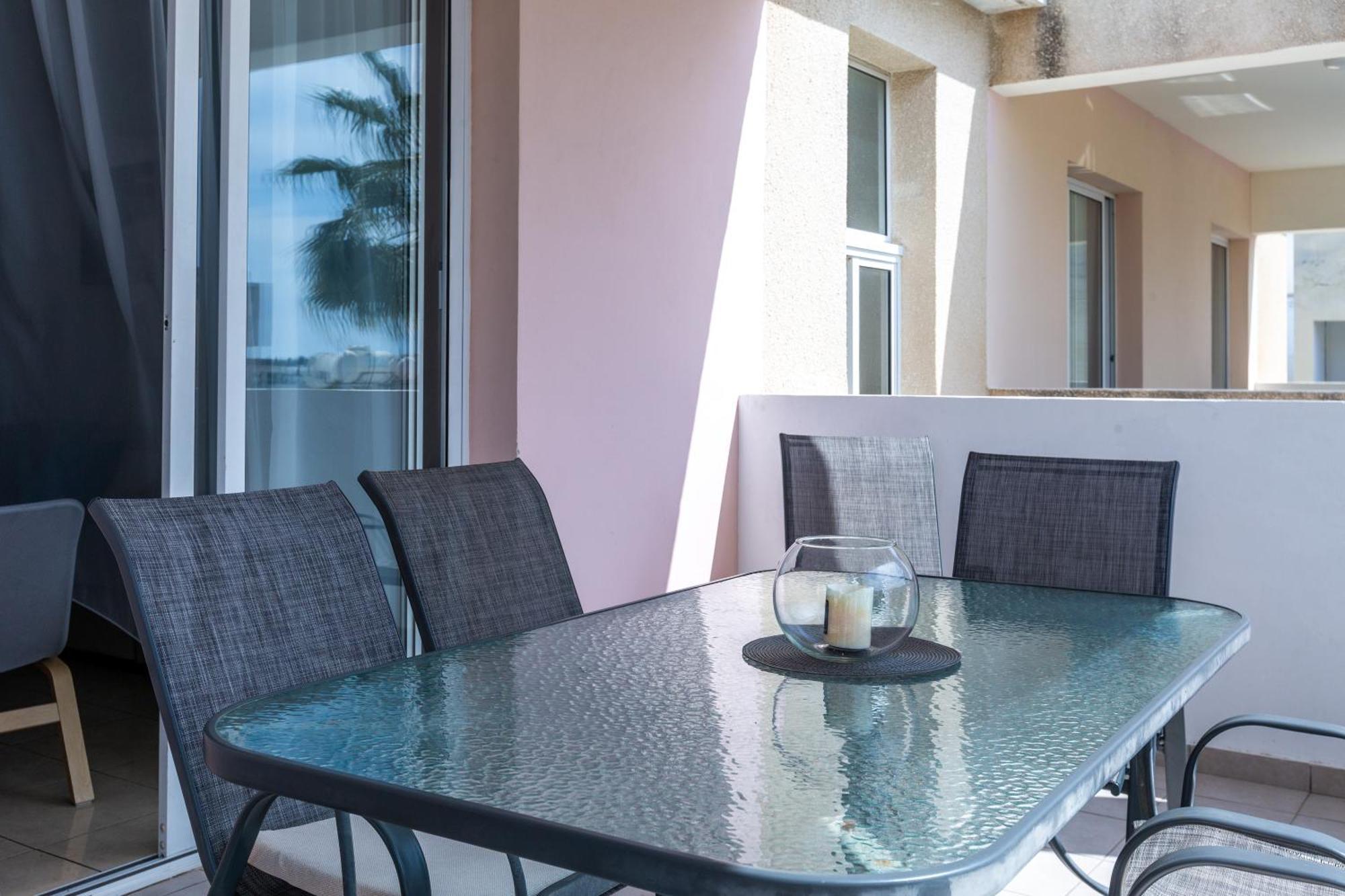 Beautiful 2 Bed Apartment In Paphos Cyprus المظهر الخارجي الصورة